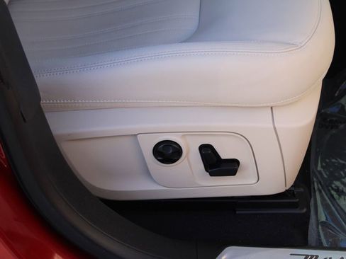 Used 2020 Maserati Levante S GranLusso image 21