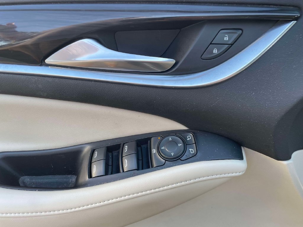 Used 2021 Buick Enclave Essence FWD image 21