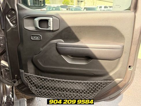 Used 2020 Jeep Wrangler Unlimited Rubicon AWD/4WD image 33