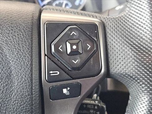 Used 2022 Toyota Tacoma SR5 image 9