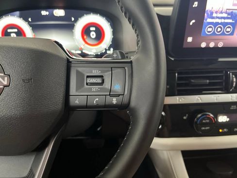 Used 2026 Nissan Pathfinder SL AWD/4WD image 59