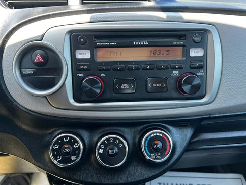 Used 2012 Toyota Yaris L FWD image 17