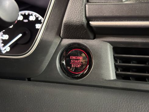 Certified 2023 Honda Pilot Sport image 25