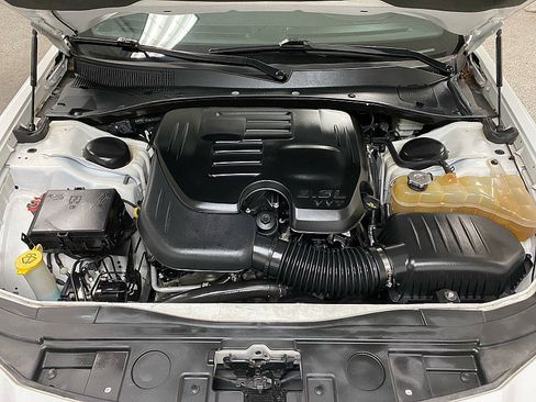 Used 2013 Chrysler 300 image 15