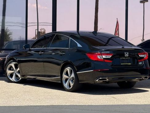 Used 2018 Honda Accord Touring image 6