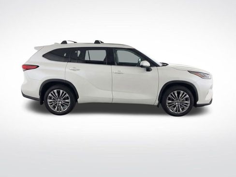 Used 2022 Toyota Highlander Platinum AWD/4WD image 21