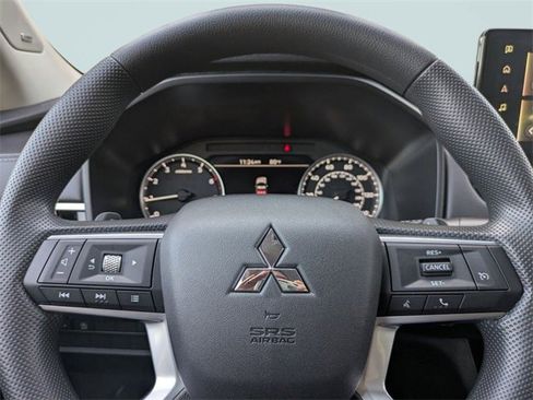 New 2026 Mitsubishi Outlander ES image 28