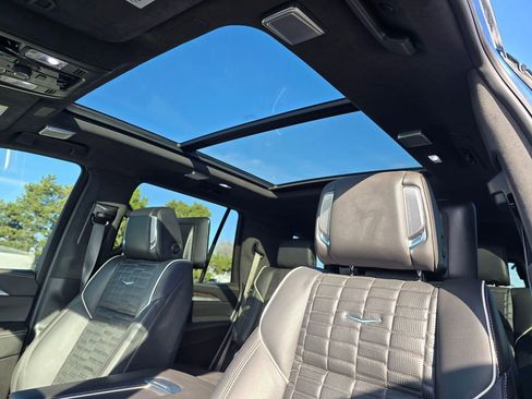 Used 2025 Cadillac Escalade Sport Platinum image 26