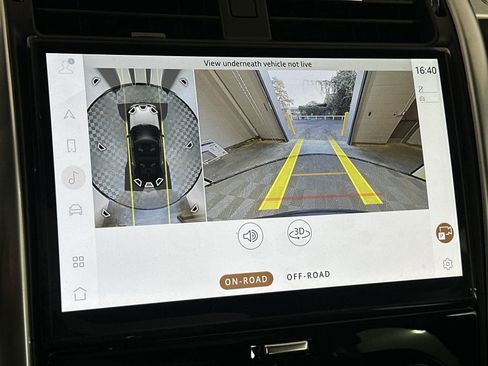 Certified 2025 Land Rover Discovery Dynamic SE image 25