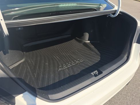 Used 2023 Honda Accord Touring image 12