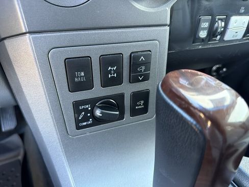 Used 2016 Toyota Sequoia Platinum AWD/4WD image 27