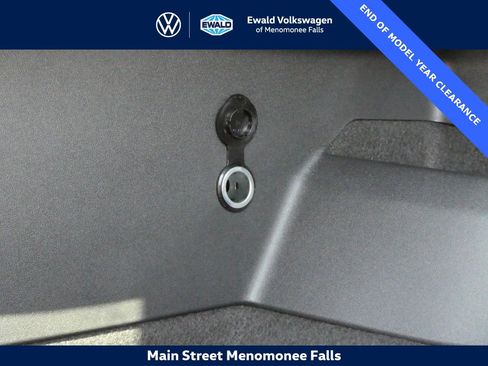 New 2025 Volkswagen Tiguan SE image 23