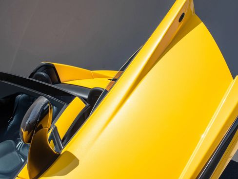 Used 2015 McLaren 650S Spider Convertible 2D image 21