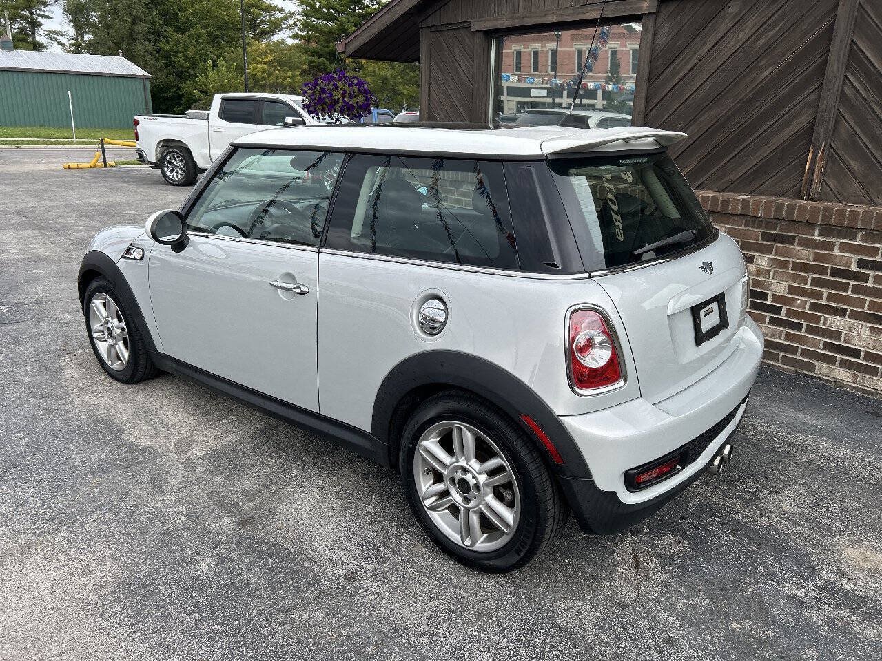 Used 2011 MINI Cooper S FWD image 3