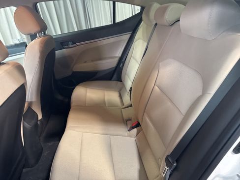 Used 2018 Hyundai Elantra SE image 14