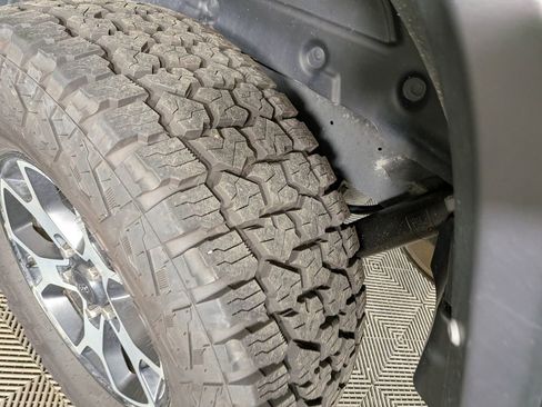 Used 2022 Jeep Wrangler Unlimited Rubicon w/ Steel Bumper Group AWD/4WD image 14