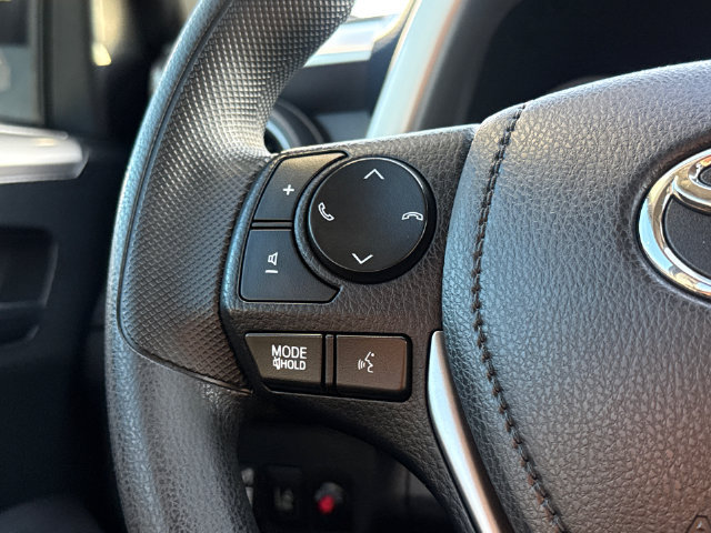 Used 2017 Toyota RAV4 LE FWD image 28