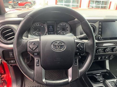 Certified 2022 Toyota Tacoma TRD Off-Road w/ Technology Package AWD/4WD image 12