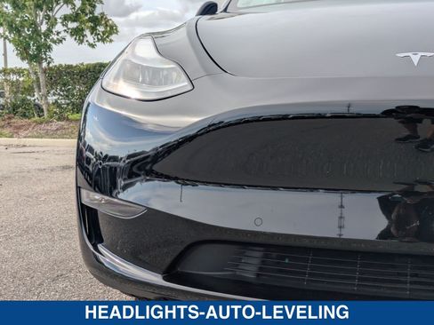 Used 2022 Tesla Model Y Performance AWD/4WD image 10