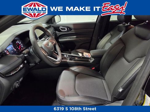 New 2026 Jeep Compass Latitude AWD/4WD image 6