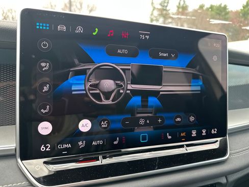 New 2026 Volkswagen Tiguan SE R-Line AWD/4WD image 11