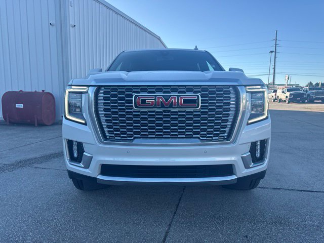 Used 2022 GMC Yukon XL Denali AWD/4WD image 8