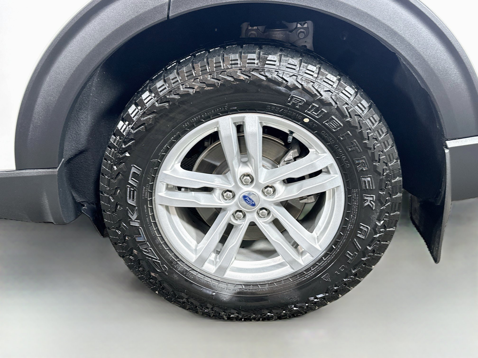 Used 2023 Ford Explorer XLT w/ Equipment Group 202A AWD/4WD image 29
