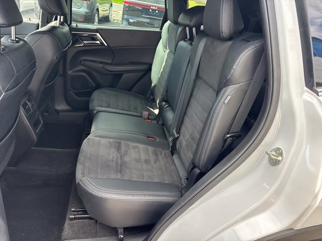 Used 2023 Mitsubishi Outlander SE AWD/4WD image 10