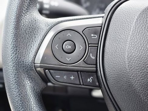 Used 2021 Toyota Corolla LE image 17