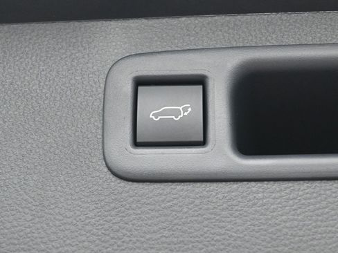 Certified 2025 Toyota Highlander XSE image 33