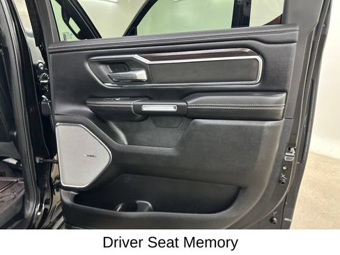 Used 2025 RAM 1500 Laramie AWD/4WD image 28