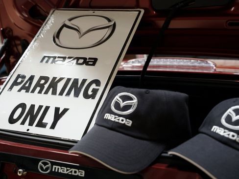 Used 2009 MAZDA MX-5 Miata Grand Touring w/ Premium Pkg image 19