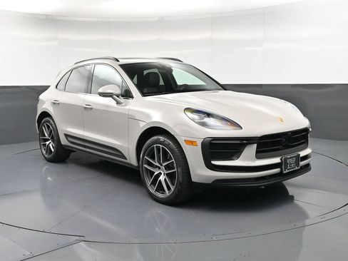 Certified 2023 Porsche Macan Turbo AWD/4WD image 10