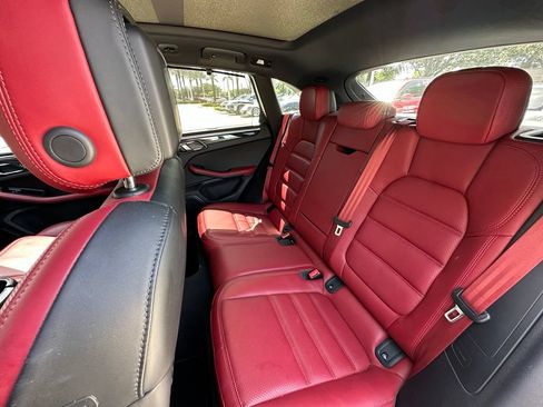Certified 2024 Porsche Macan AWD/4WD image 39