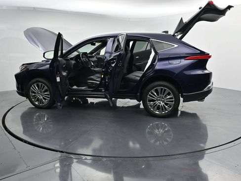 Used 2021 Toyota Venza Limited w/ Carpet Mat Package (TMS) AWD/4WD image 39