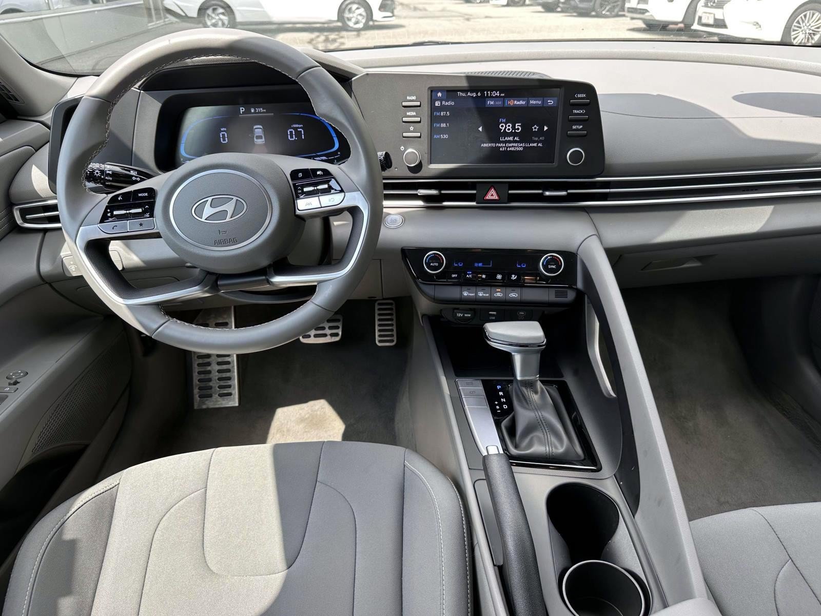 Used 2025 Hyundai Elantra Sport FWD image 14