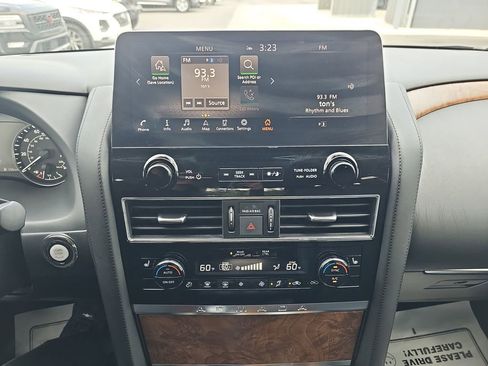 Used 2022 Nissan Armada SL w/ Captain's Chairs Package AWD/4WD image 26