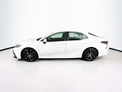 Used 2024 Toyota Camry SE FWD image 4