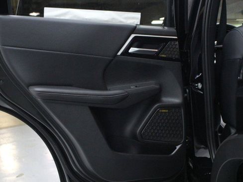 New 2025 Mitsubishi Outlander SE image 26