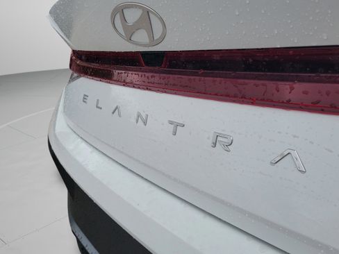 New 2026 Hyundai Elantra SE image 6