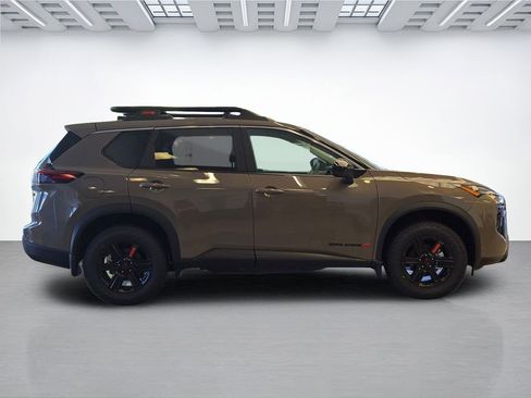 New 2026 Nissan Rogue SV AWD/4WD image 3