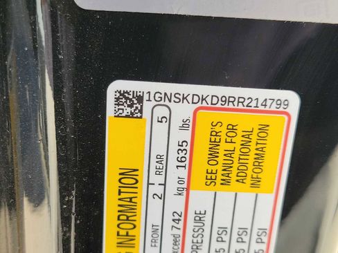 Used 2024 Chevrolet Suburban Z71 w/ Luxury Package image 21