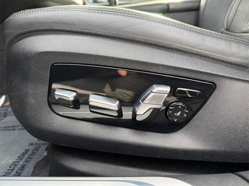 Used 2021 BMW 745e xDrive 745e xDrive w/ M Sport Package image 34