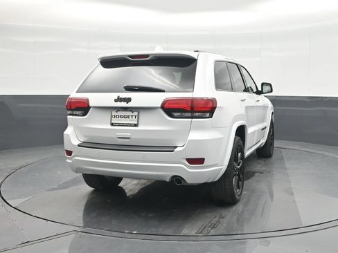 Used 2020 Jeep Grand Cherokee Altitude image 25