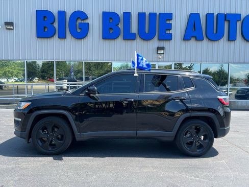 Used 2021 Jeep Compass Latitude FWD image 2