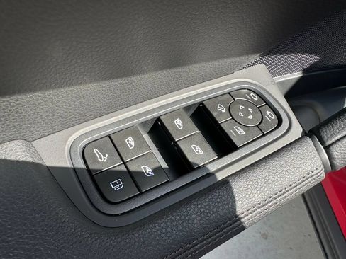 Certified 2025 Porsche Cayenne E-Hybrid AWD/4WD image 15