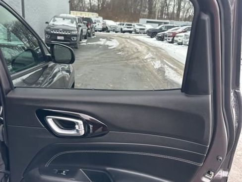 Certified 2023 Jeep Compass Altitude image 32