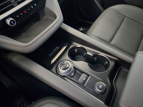 New 2025 Ford Explorer Active w/ Active Comfort Package image 16