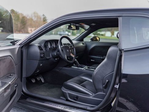 Used 2009 Dodge Challenger SRT8 w/ SRT Option Group II image 22