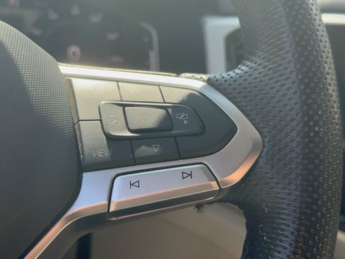 Used 2022 Volkswagen Atlas SEL R-Line AWD/4WD image 19